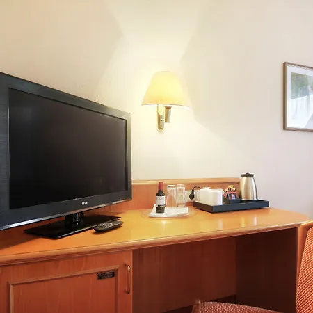 蒂安尼公园酒店 4*