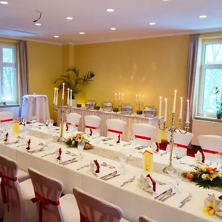 מלון Parkhotel Diani 4*