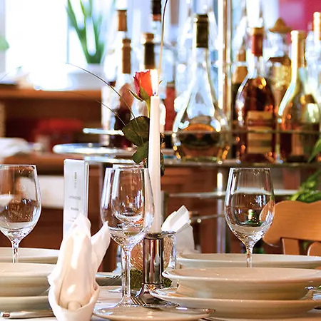 מלון Parkhotel Diani 4*