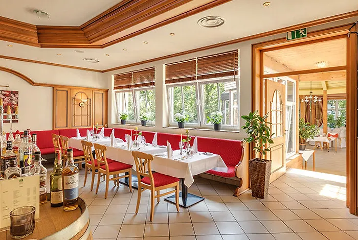 パークホテル ディアーニ 4*